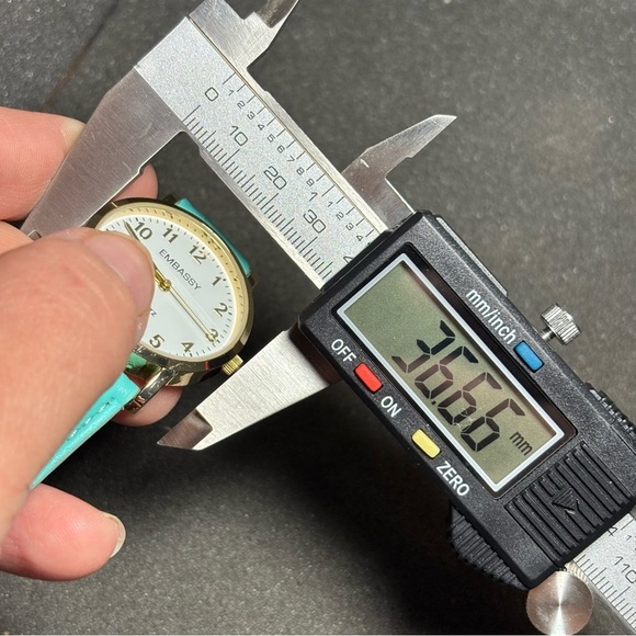 Embassy Ladies Quartz Watch Gold Tone White Dial Teal Band Working GEM9116 - Picture 7 of 7